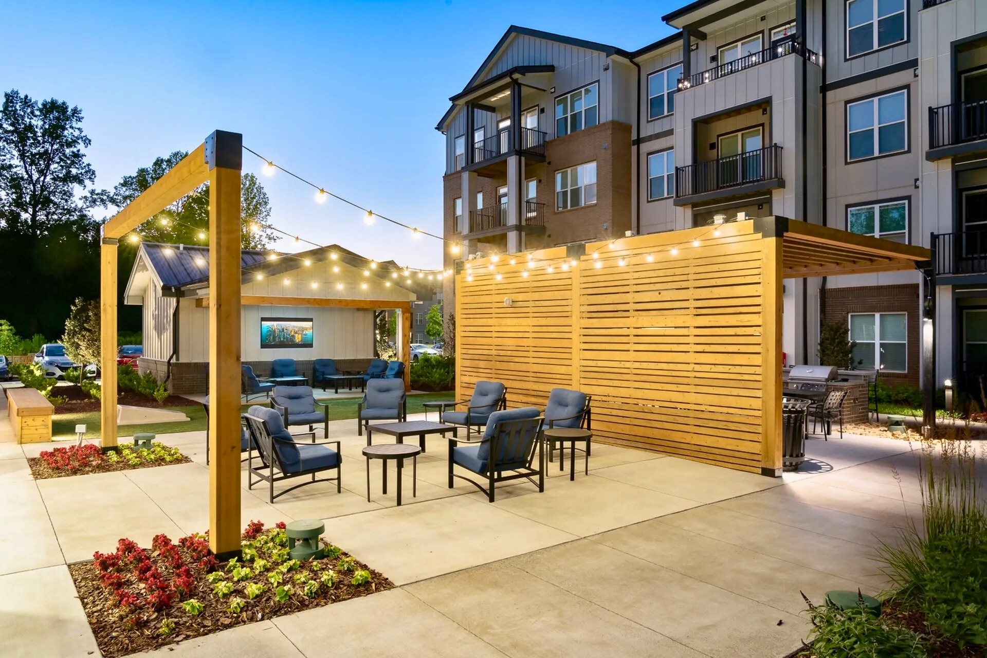 7 Stunning Trends for Apartment Courtyard Designs